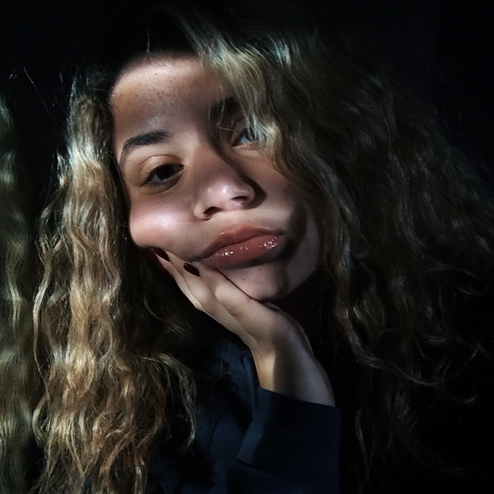 Meet your Posher, Alexis